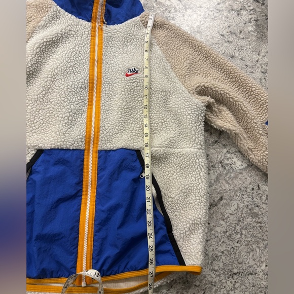 Nike Blue and White Performance Jacket - Picture 5 of 7